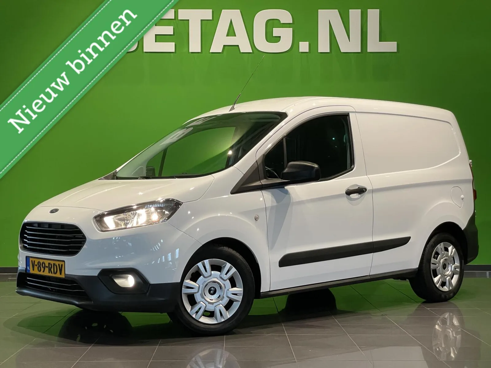 Ford Transit Courier (2021) — foto 1