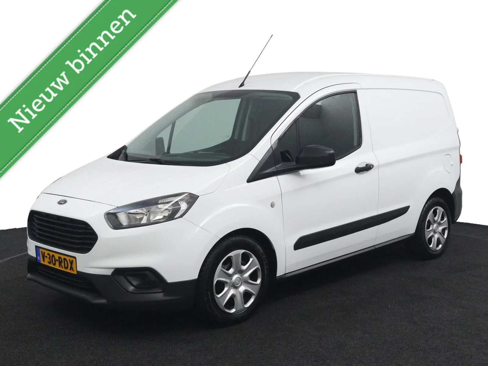 Ford Transit Courier (2021) — foto 1