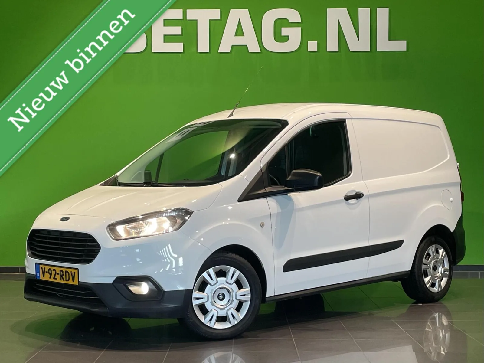 Ford Transit Courier (2021) — foto 1