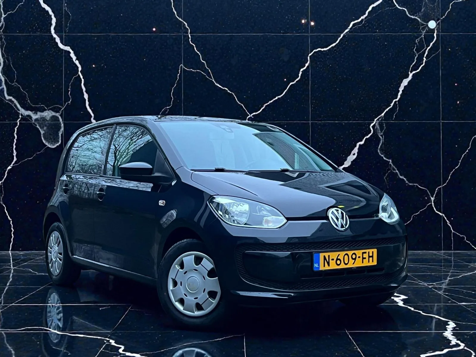 Volkswagen Up! (2013) — foto 1