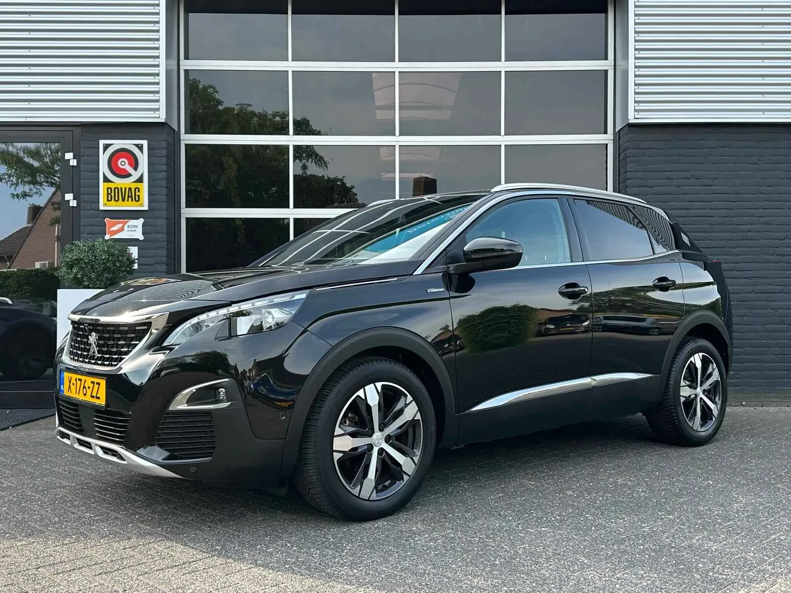 Peugeot 3008 (2018) — foto 1