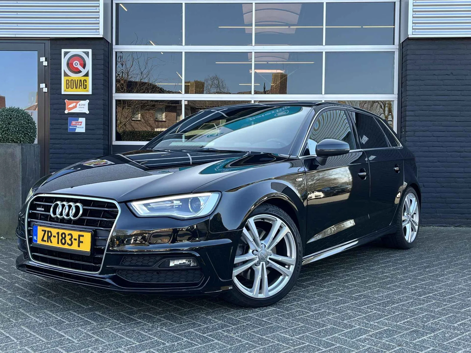 Audi A3 (2015) — foto 1