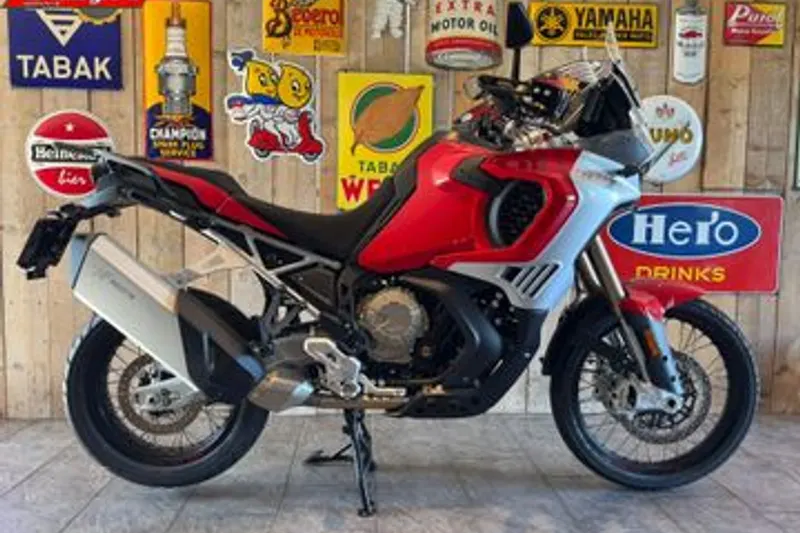 MV Agusta Enduro Veloce (2024)