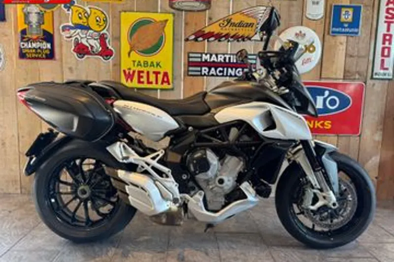 MV Agusta Stradale 800 (2017)