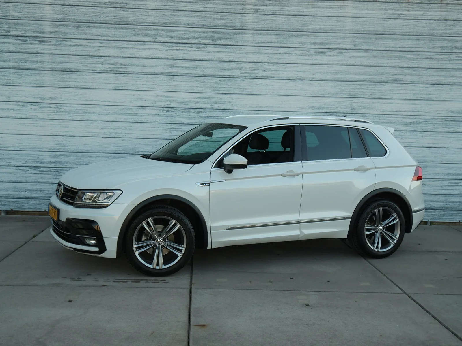 Volkswagen Tiguan (2020) — foto 1