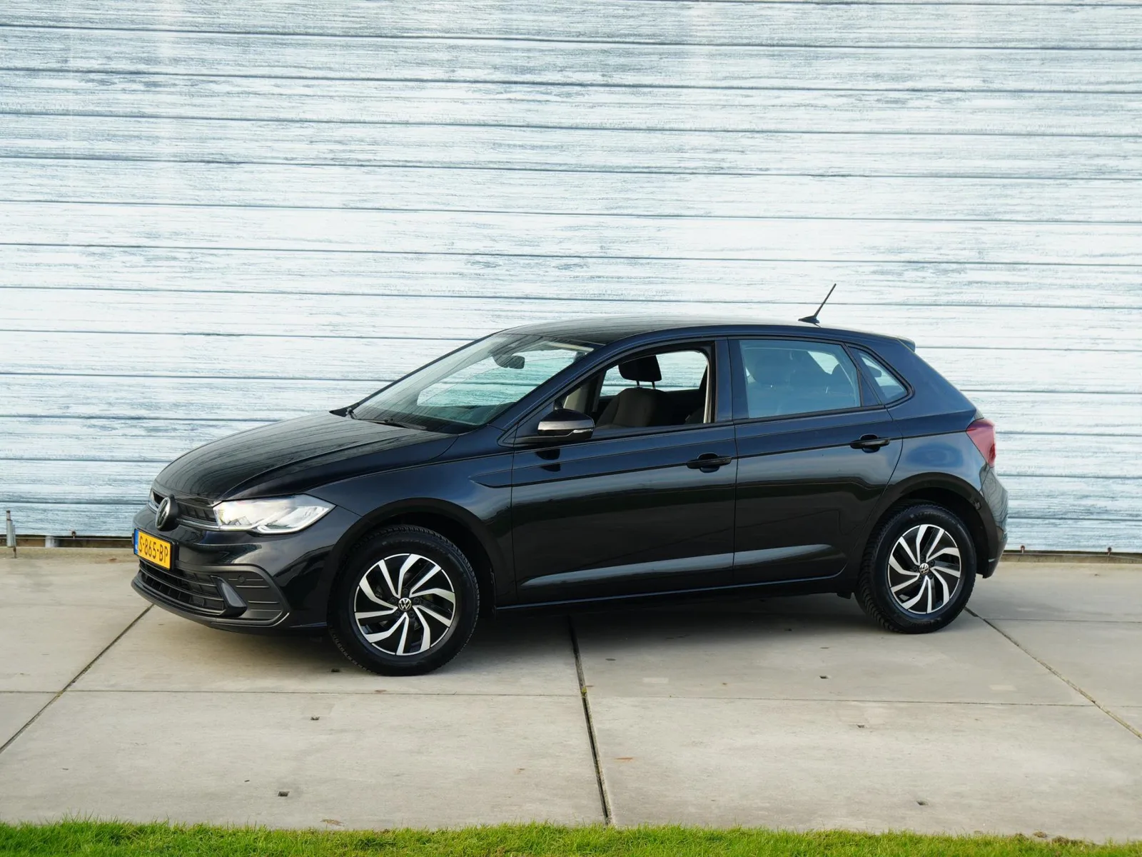 Volkswagen Polo (2023) — foto 1