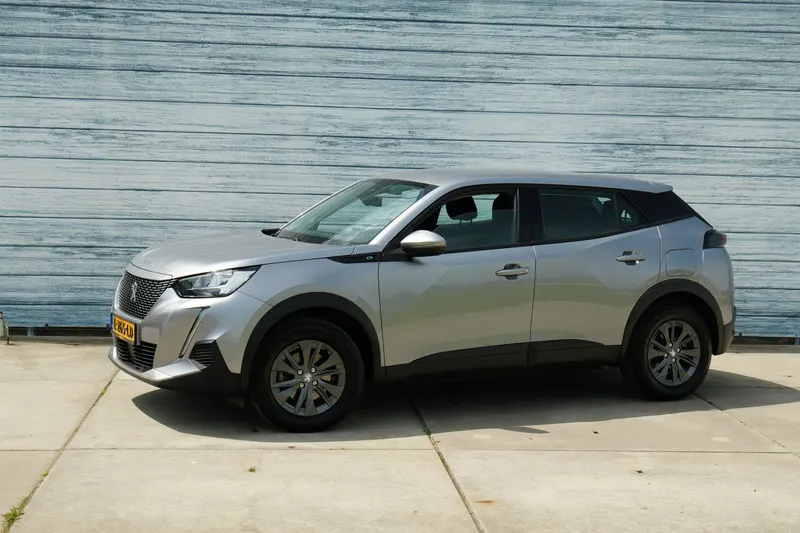 Peugeot e-2008 (2021)