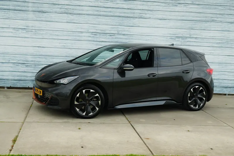 CUPRA Born (2022)