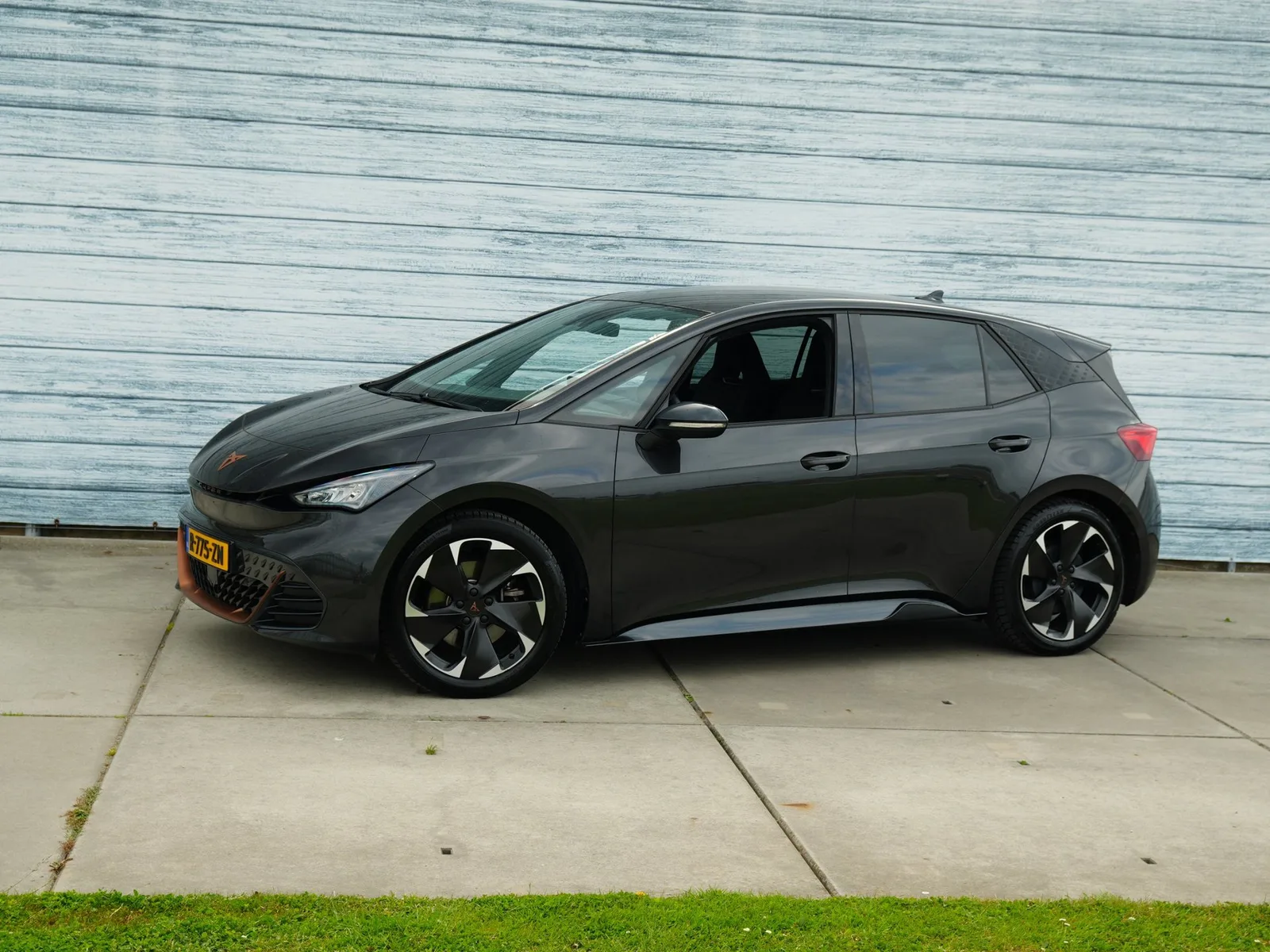 CUPRA Born (2022) — foto 1