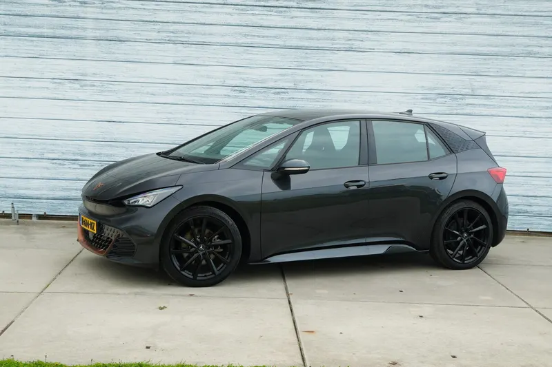 CUPRA Born (2021)
