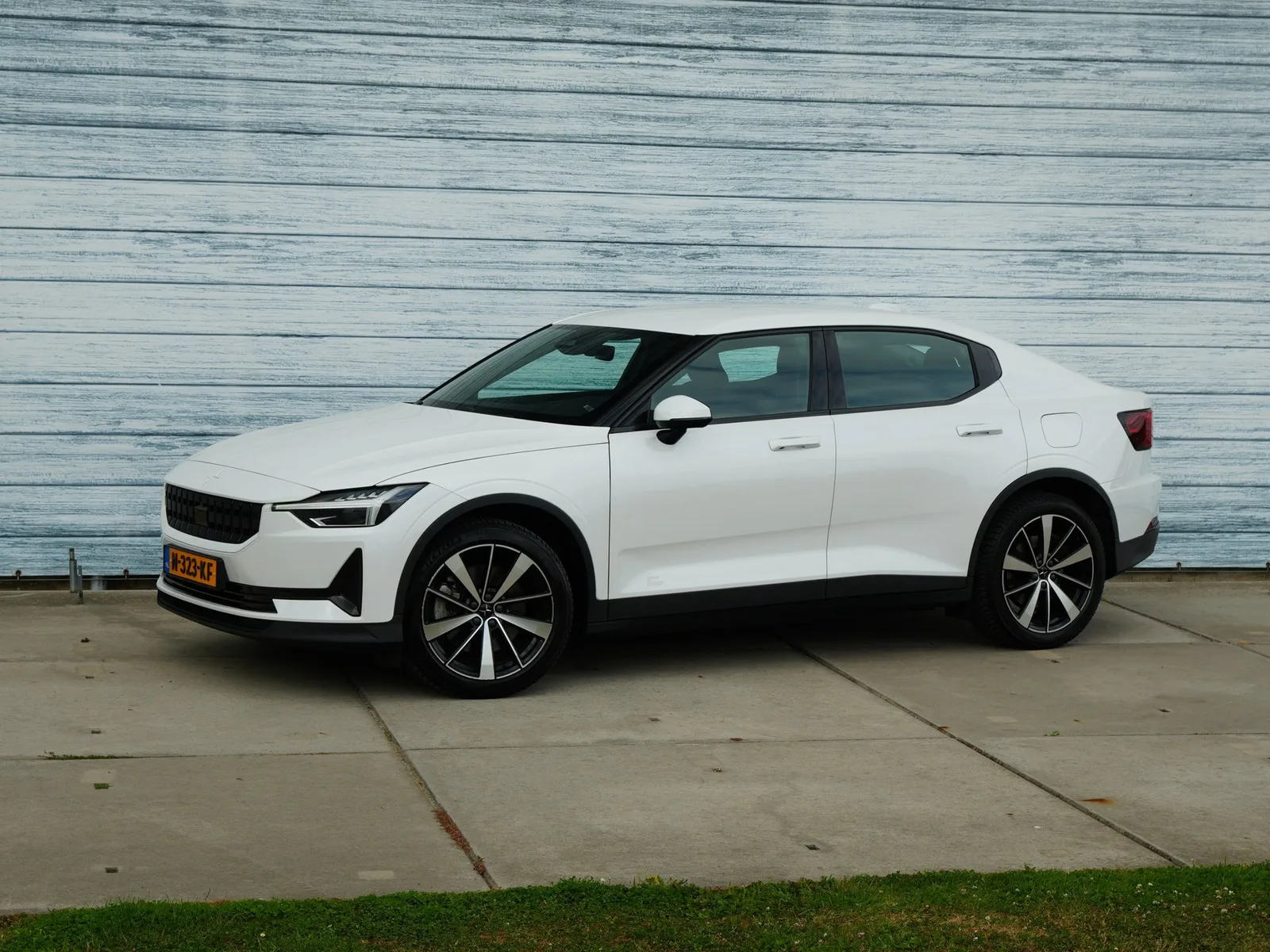 Polestar 2 (2021) — foto 1