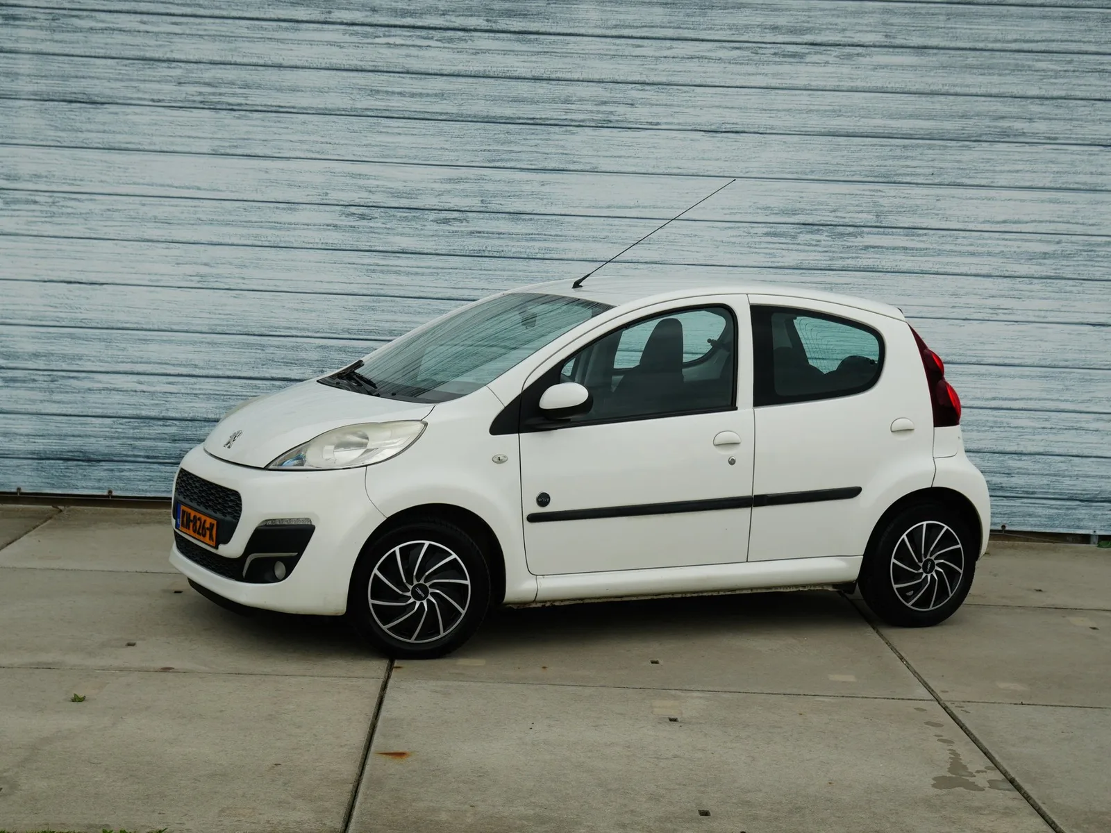 Peugeot 107 (2013) — foto 1