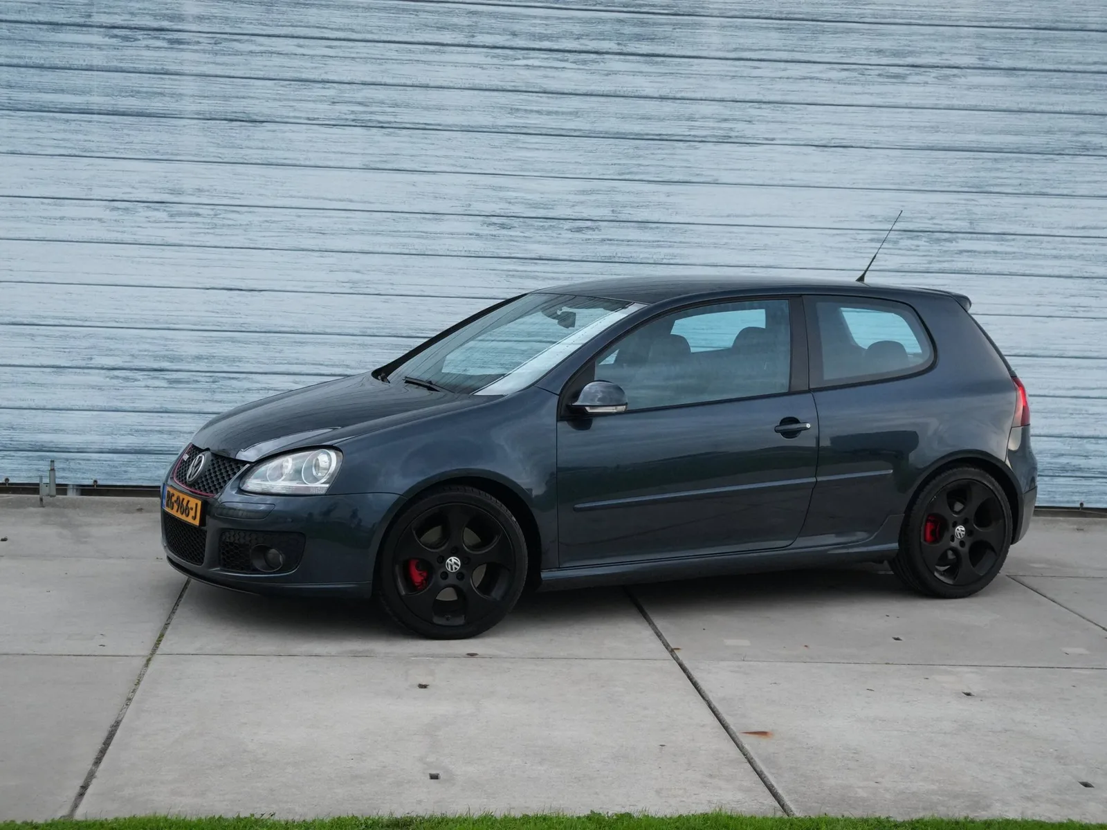 Volkswagen Golf (2005) — foto 1