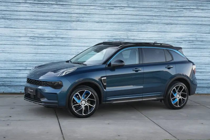 Lynk & Co 01 (2023)