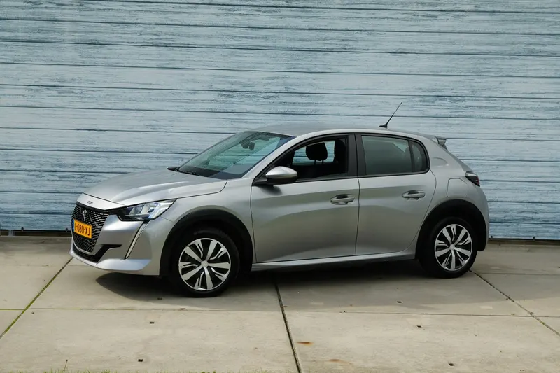 Peugeot e-208 (2021)