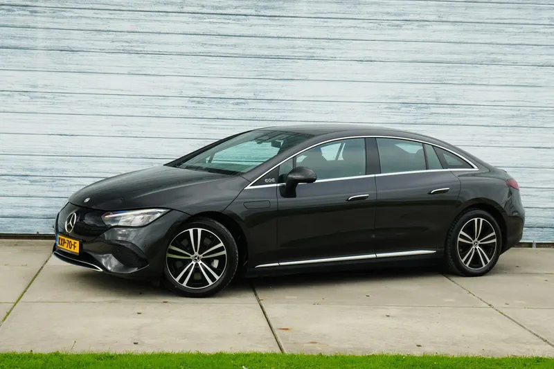 Mercedes-Benz EQE (2023)