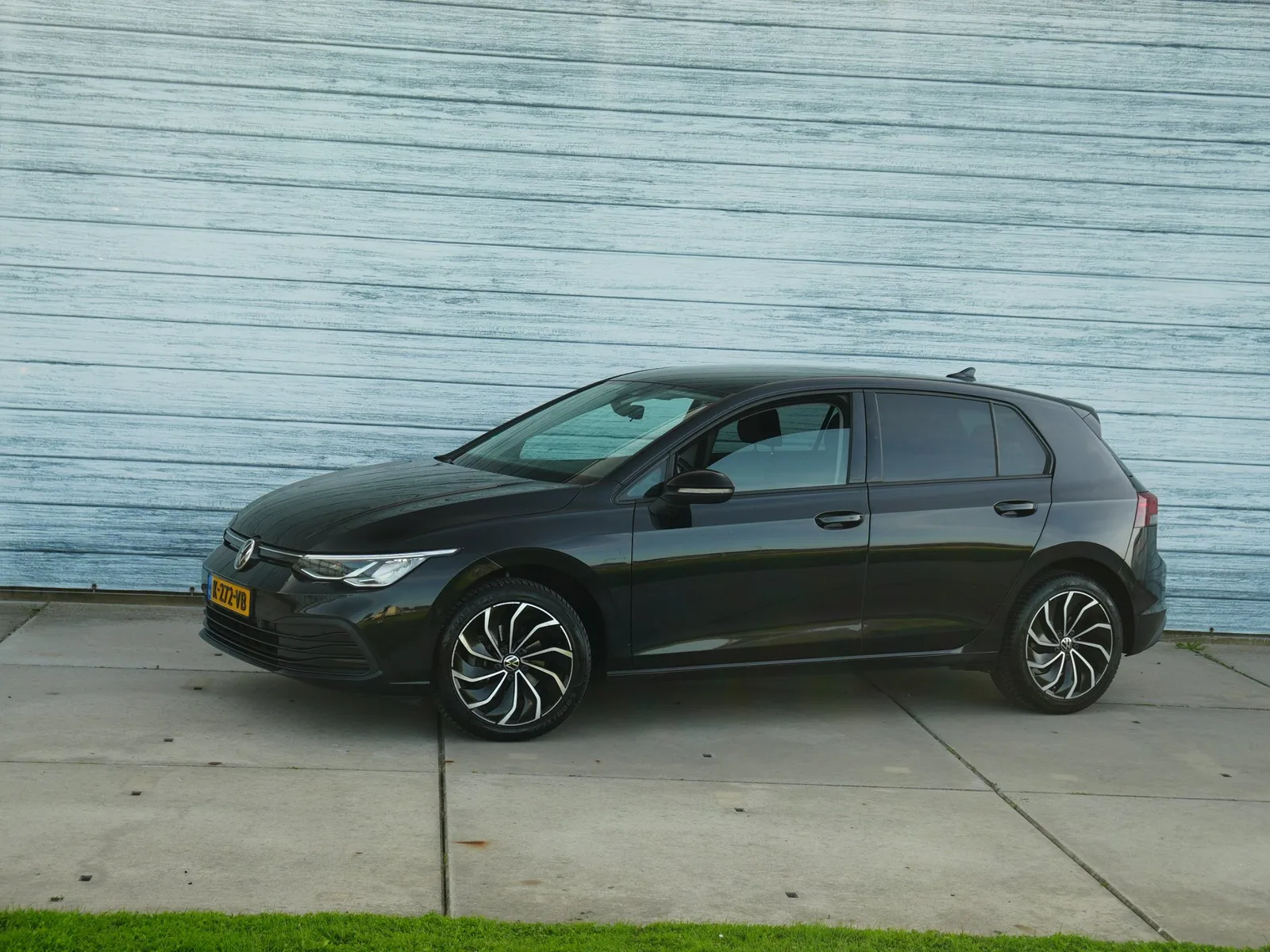 Volkswagen Golf (2020) — foto 1