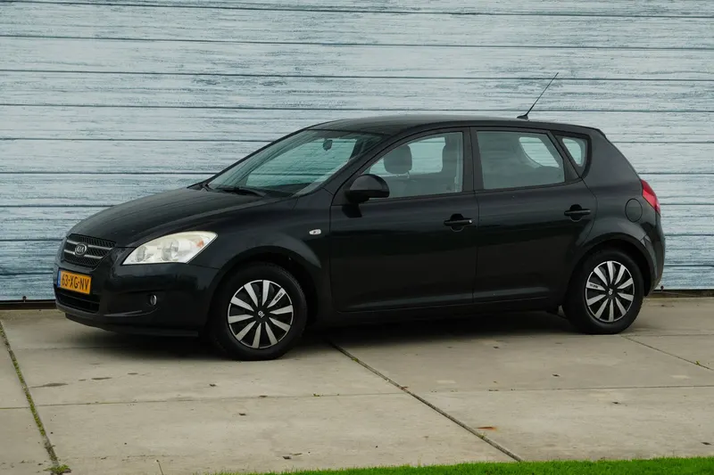 Kia Ceed (2007)
