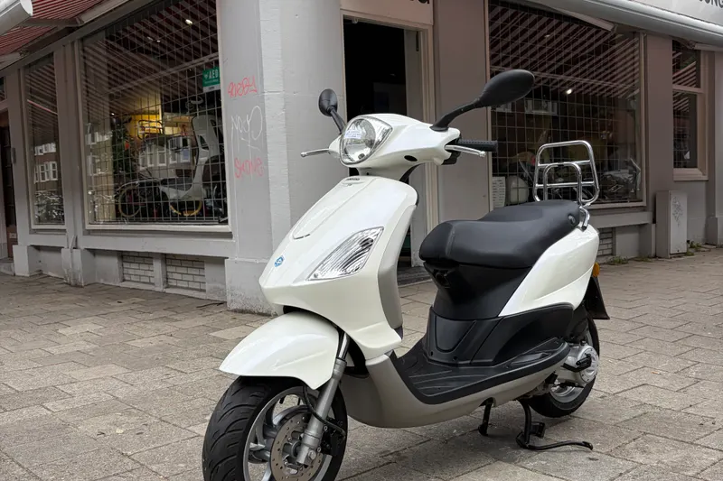 Piaggio Fly (2011)