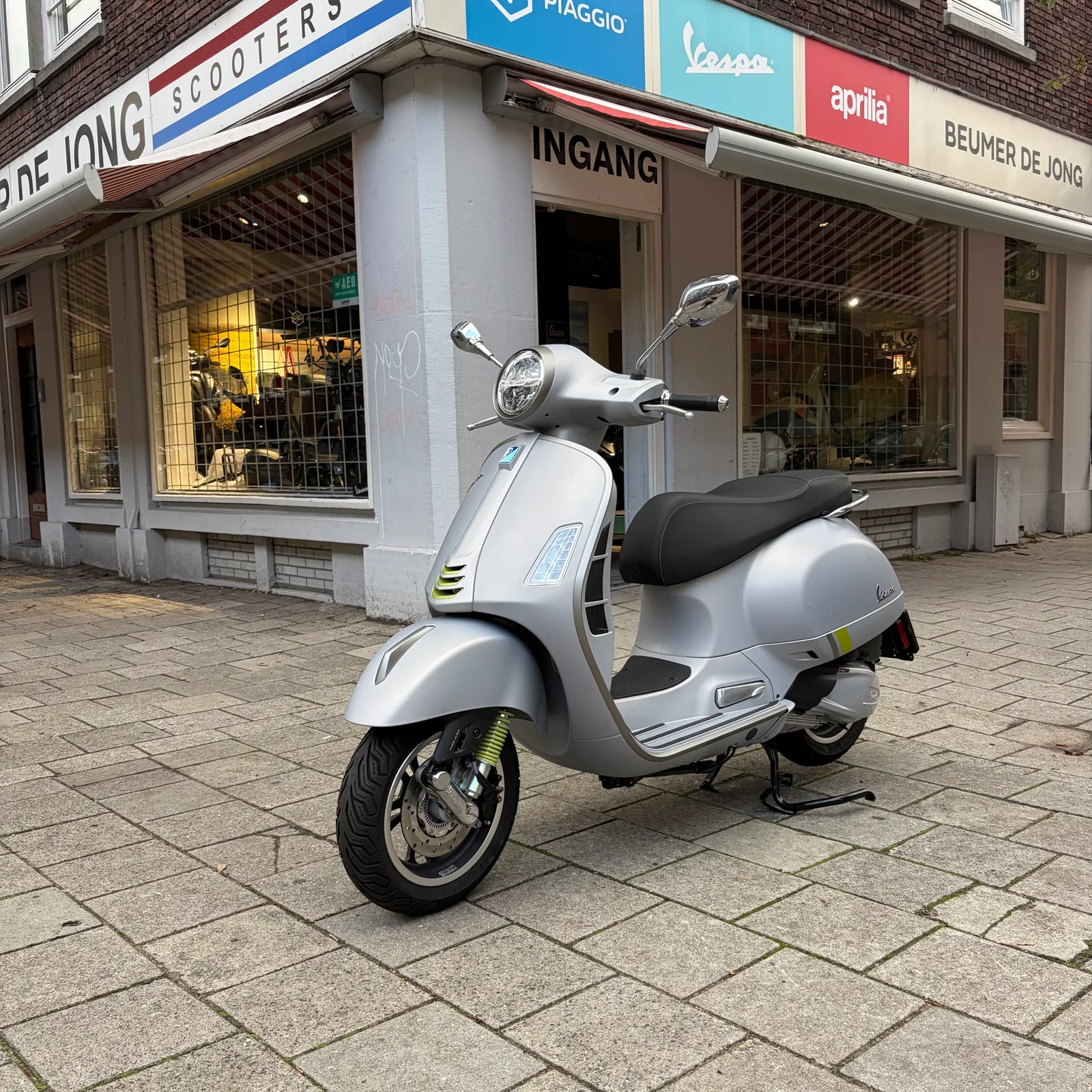 Vespa GTS 300 (2024) — foto 1