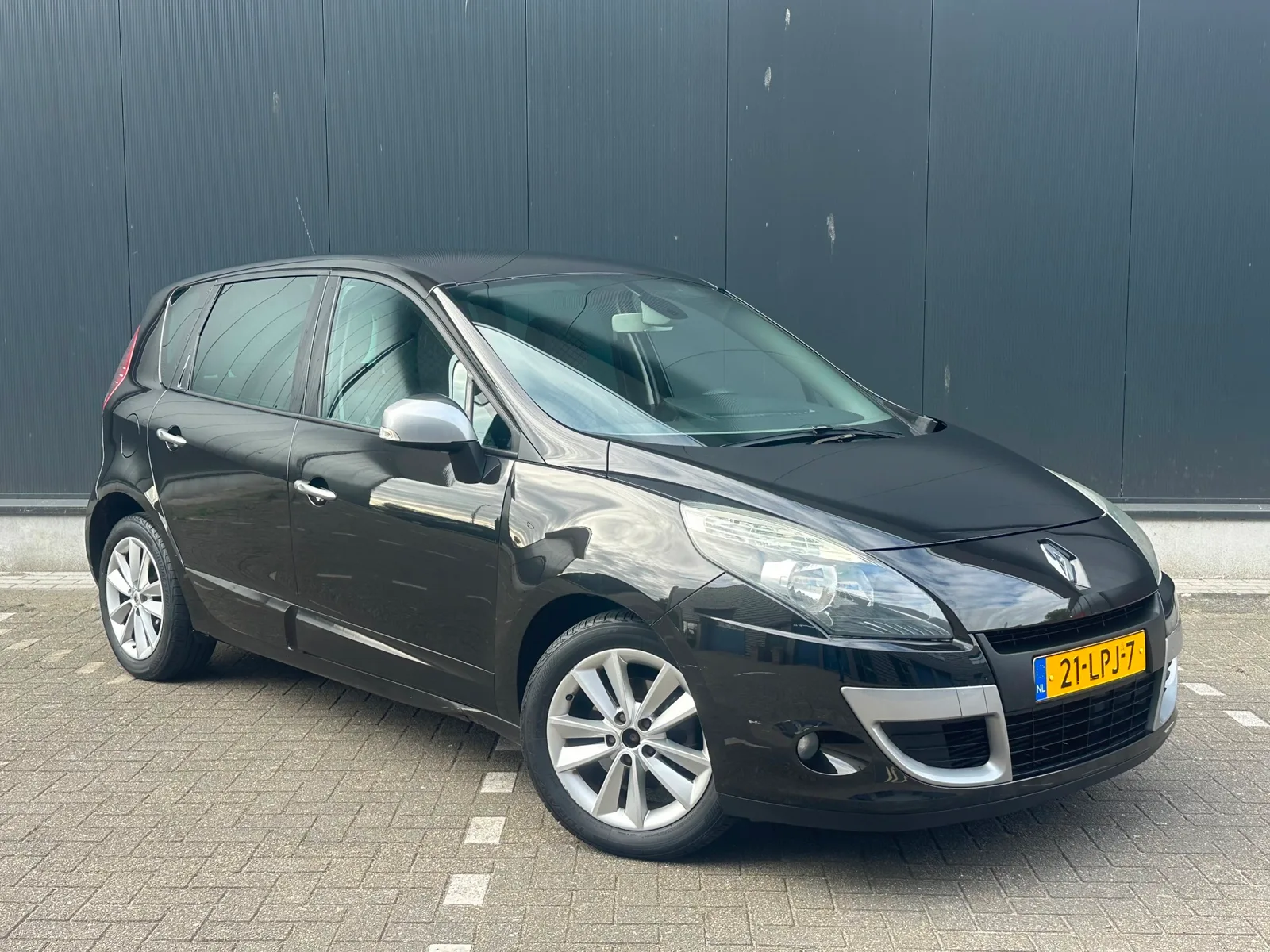 Renault Scénic (2010) — foto 1