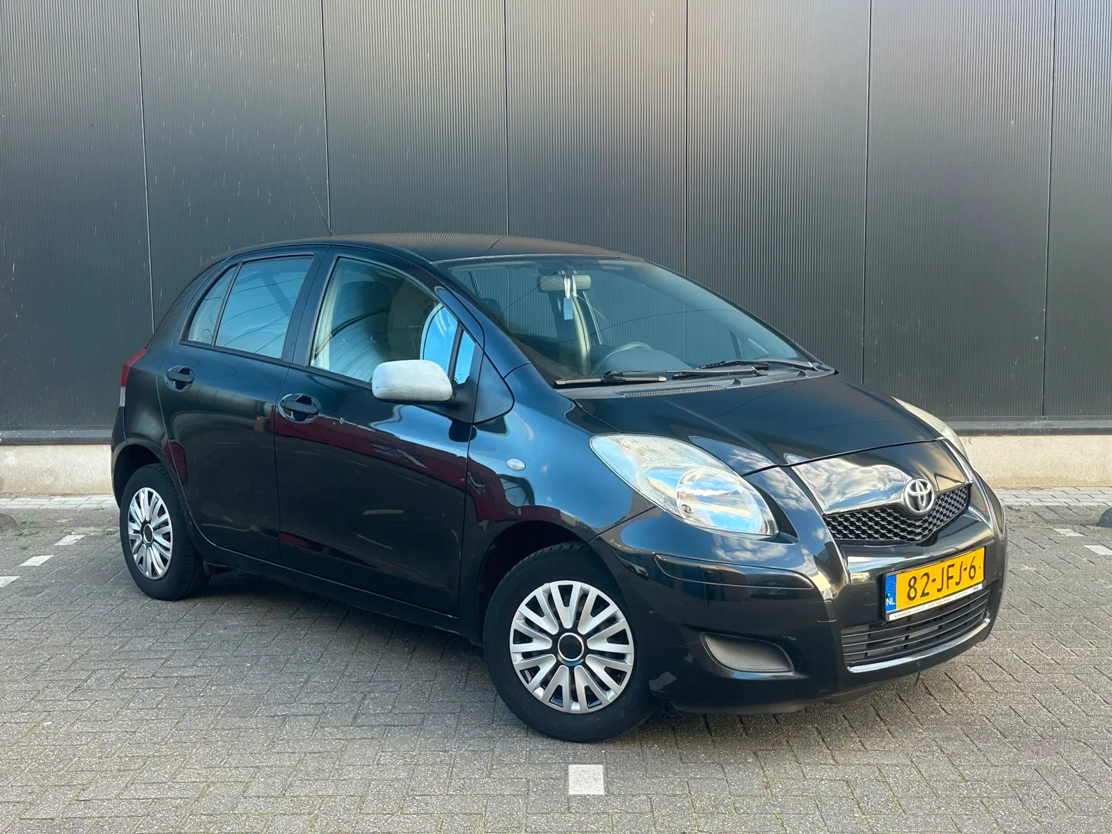 Toyota Yaris (2009) — foto 1