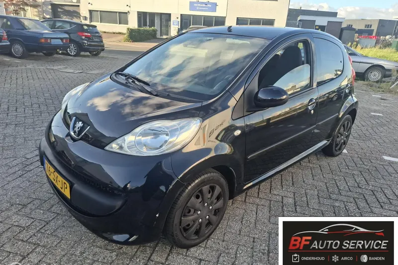Peugeot 107 (2006)