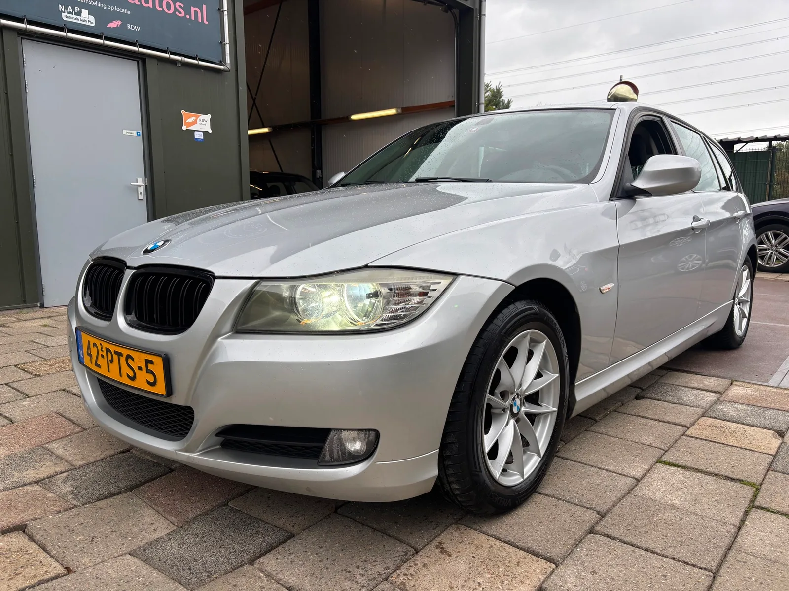 BMW 3-Serie (2009) — foto 1