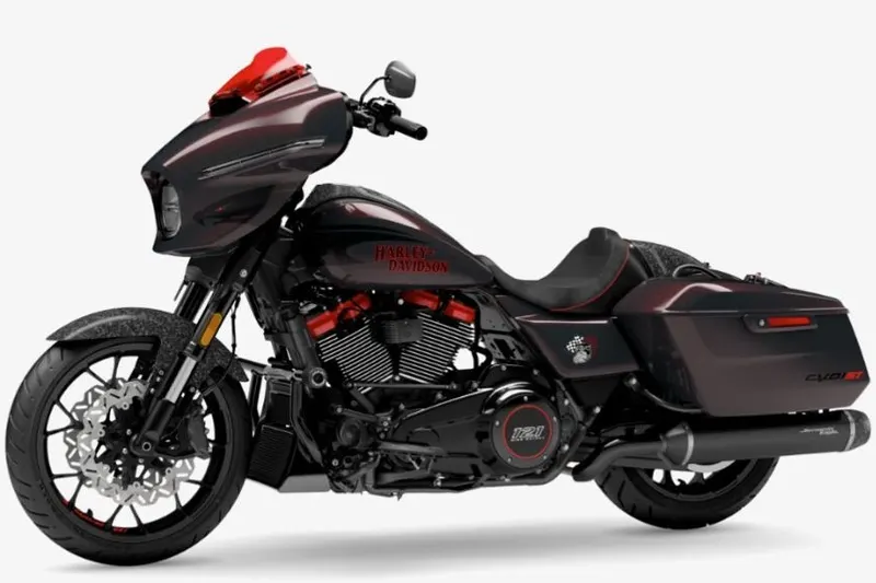 Foto van Harley-Davidson Street Glide ST CVO Color