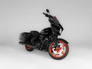 Harley-Davidson FLHX (2025) — foto 1
