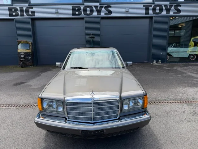 Mercedes-Benz 300-Serie (1985) — foto 1