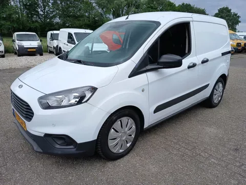 Ford Transit Courier (2023) — foto 1