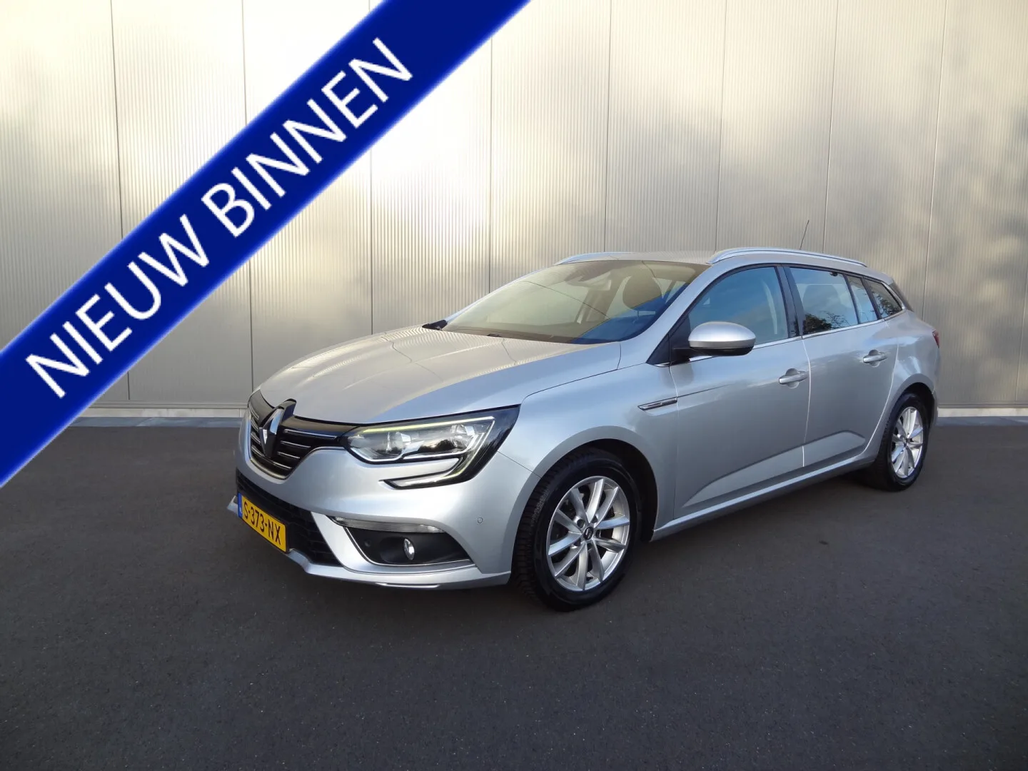 Renault Mégane (2017) — foto 1