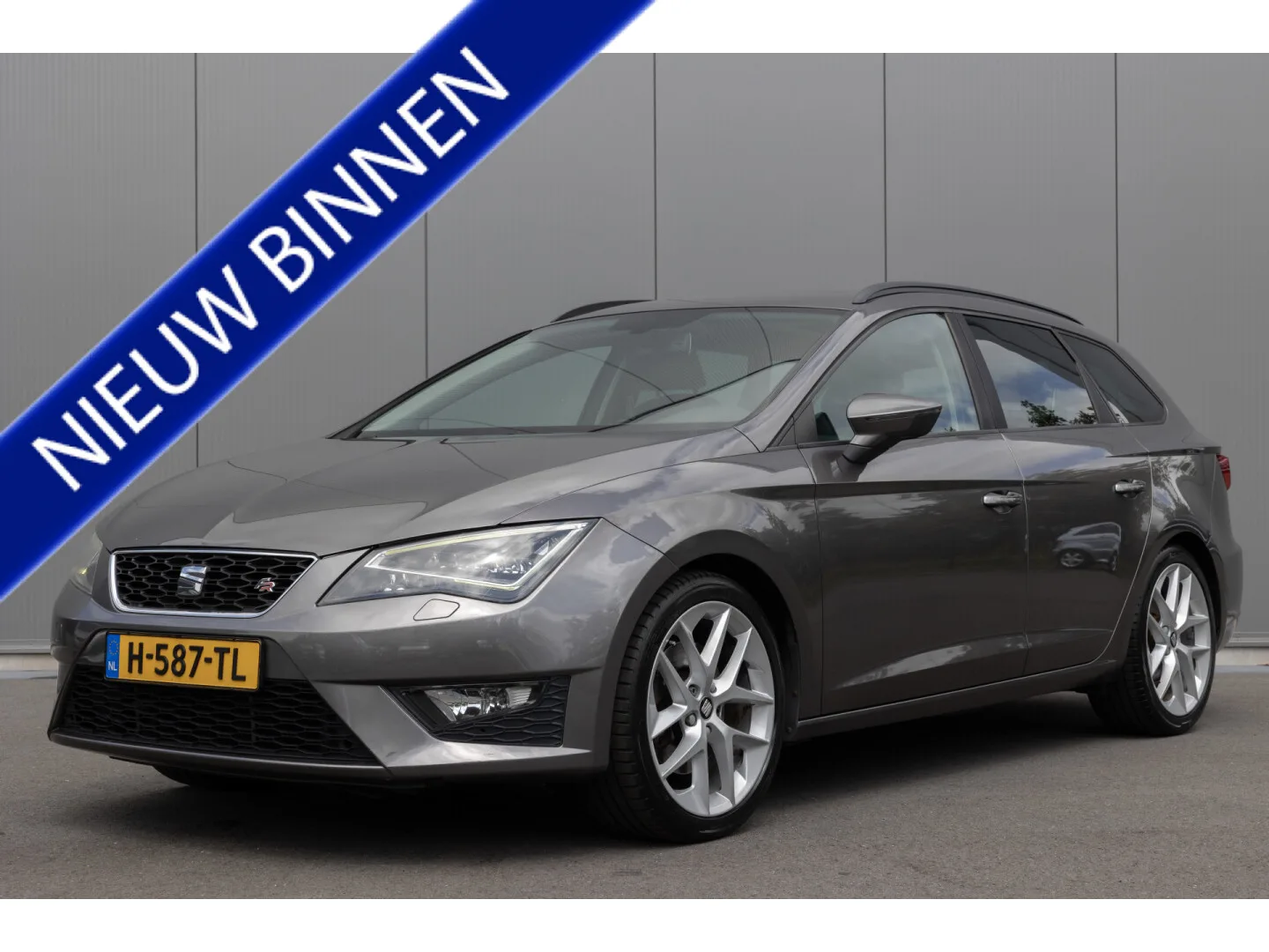 SEAT Leon (2015) — foto 1