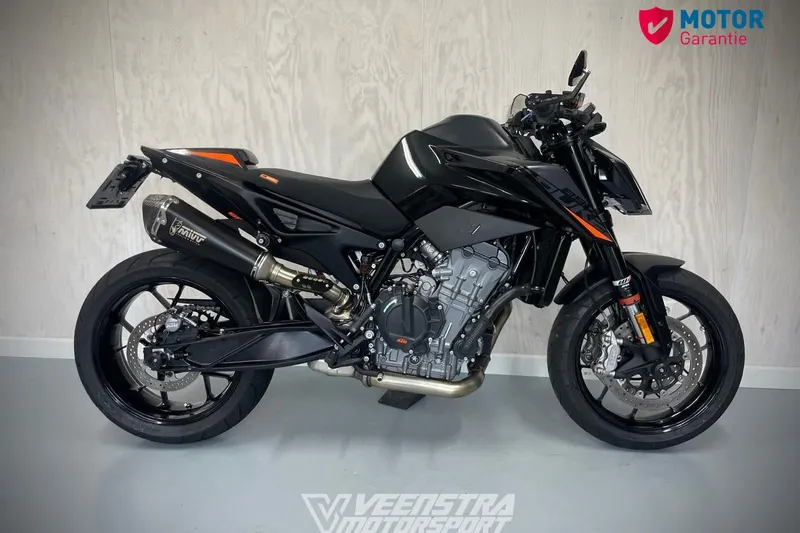 Foto van KTM 890 Duke L