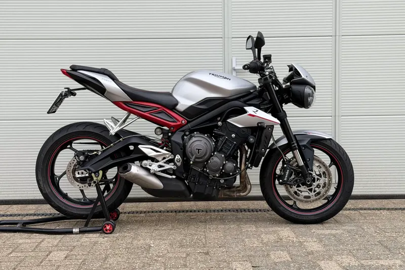 Triumph Street Triple 765 R (2017)