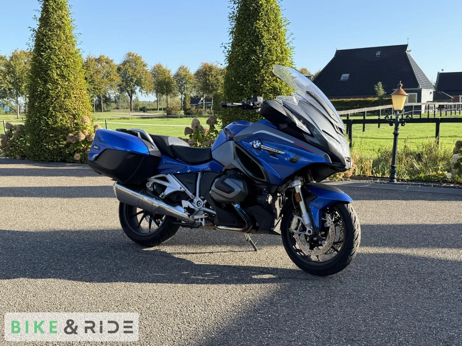 BMW R 1250 RT (2024) — foto 1