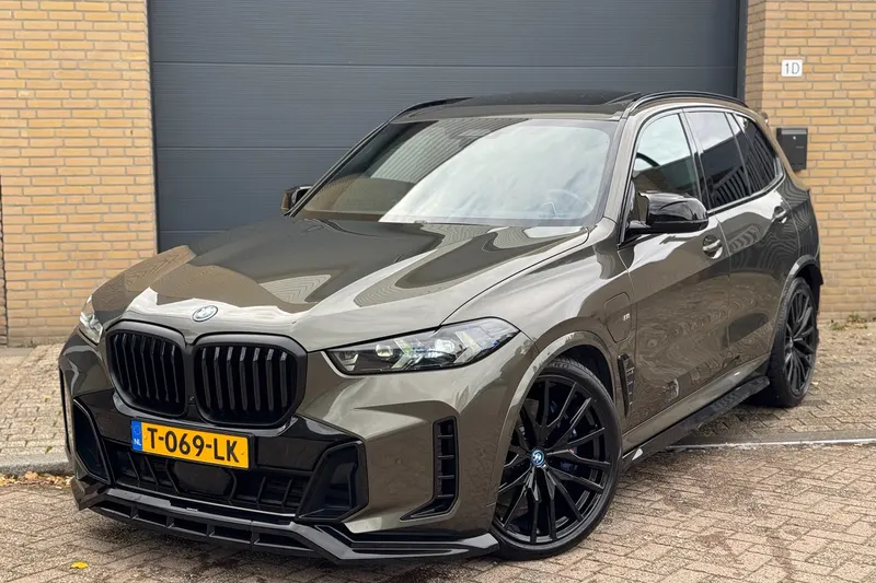 BMW X5 (2023)