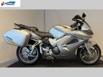 Honda VFR800 (2004) — foto 1