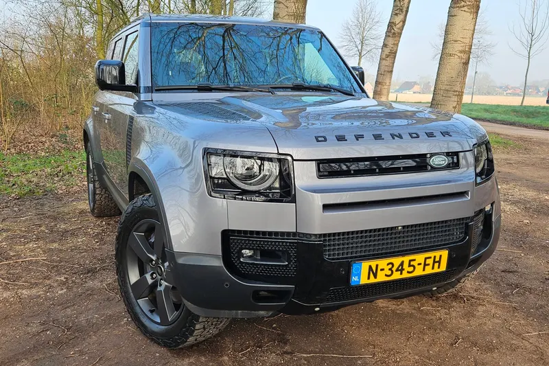 Land Rover Defender (2021)
