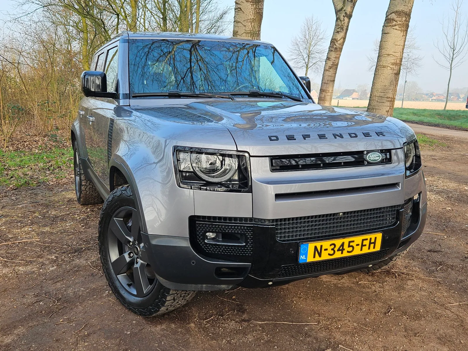 Land Rover Defender (2021) — foto 1