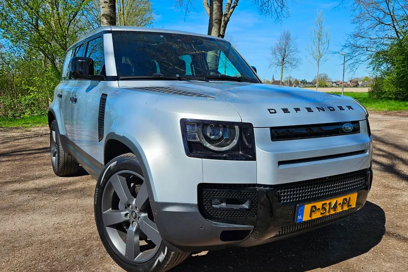 Land Rover Defender (2021)