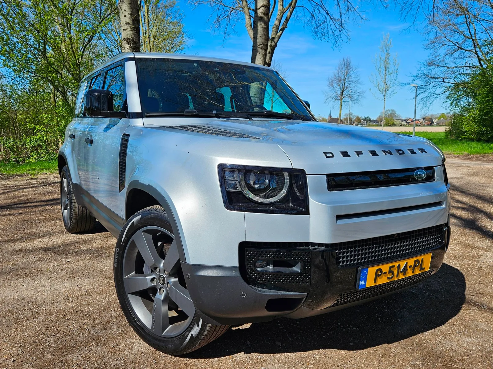 Land Rover Defender (2021) — foto 1