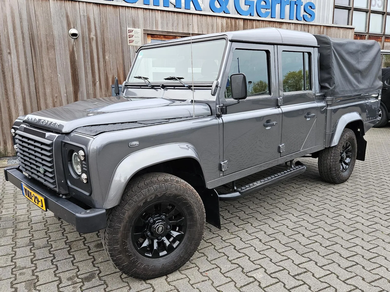 Land Rover Defender (2014) — foto 1