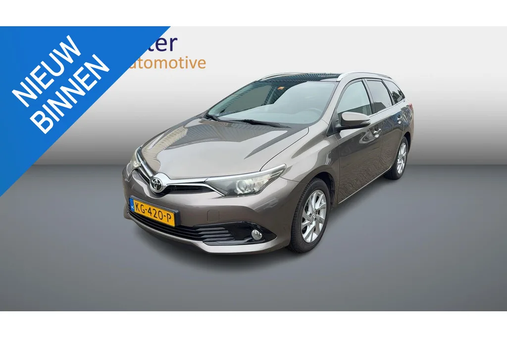 Toyota Auris (2016) — foto 1