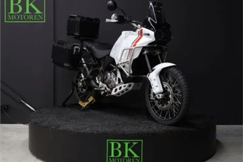 Ducati DesertX (2023)