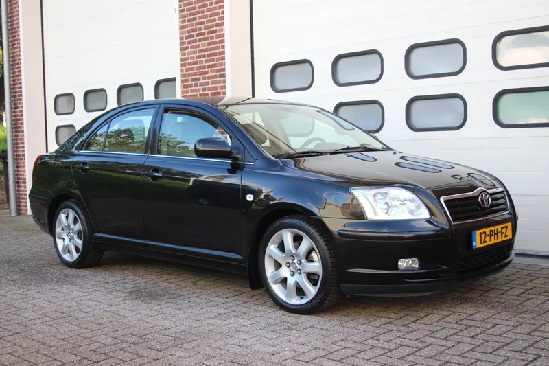 Toyota Avensis (2004)