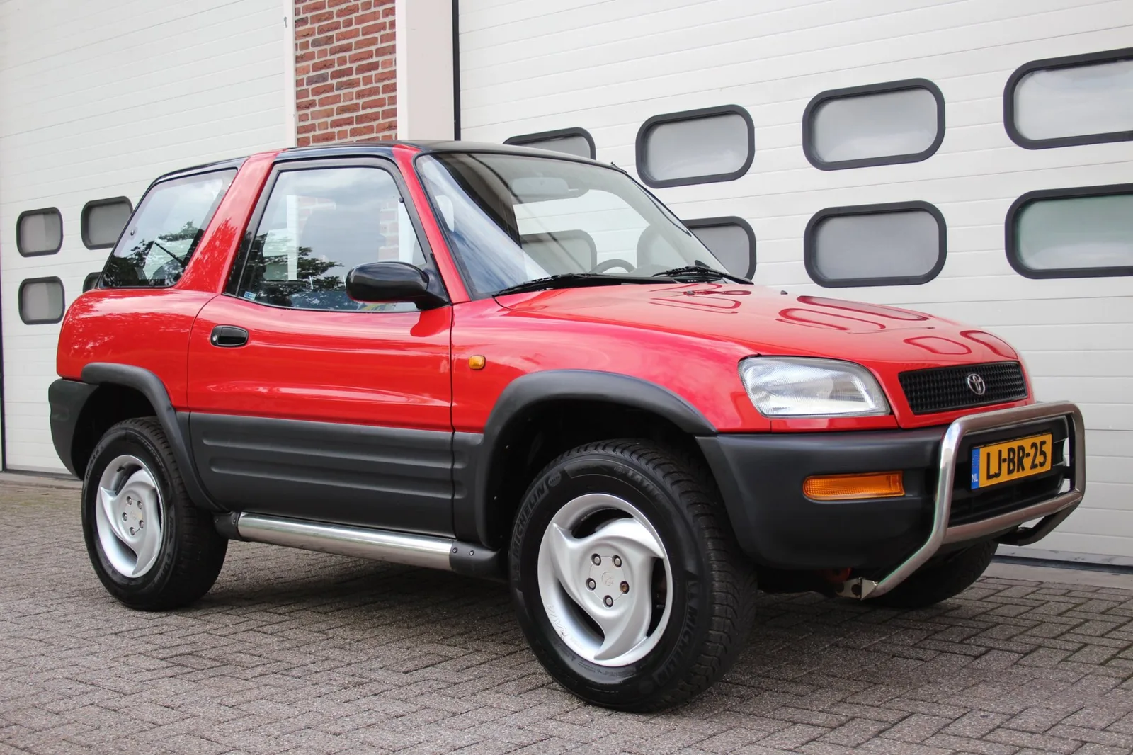 Toyota RAV4 (1995) — foto 1