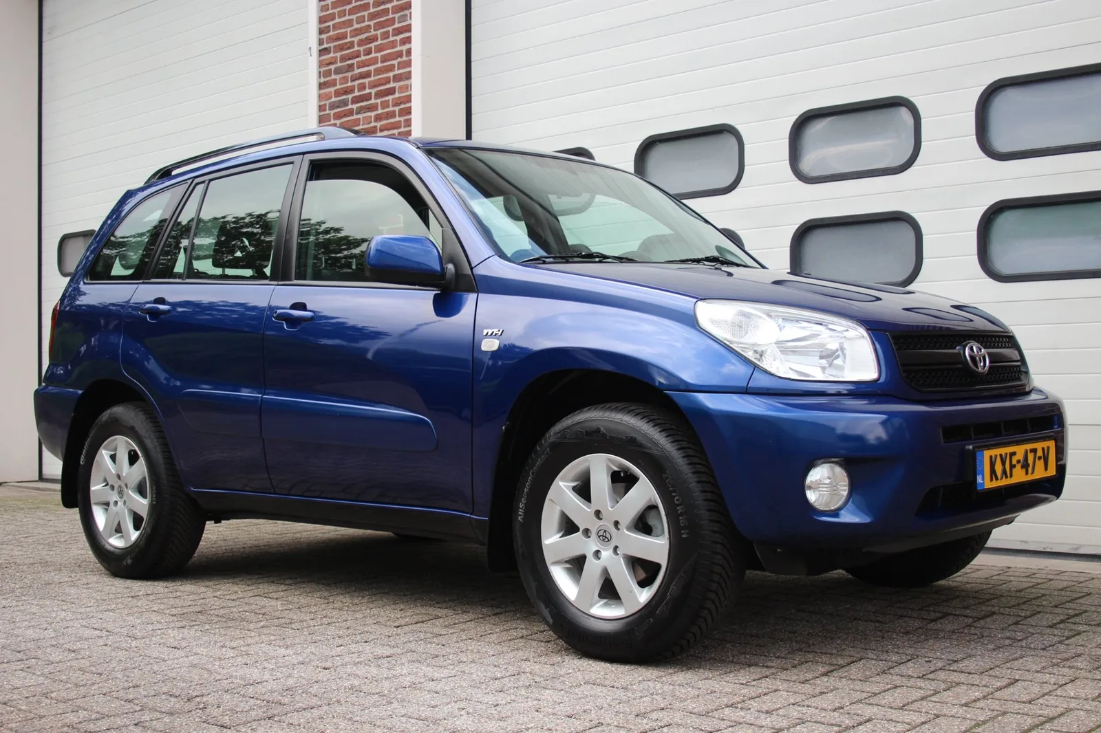 Toyota RAV4 (2004) — foto 1