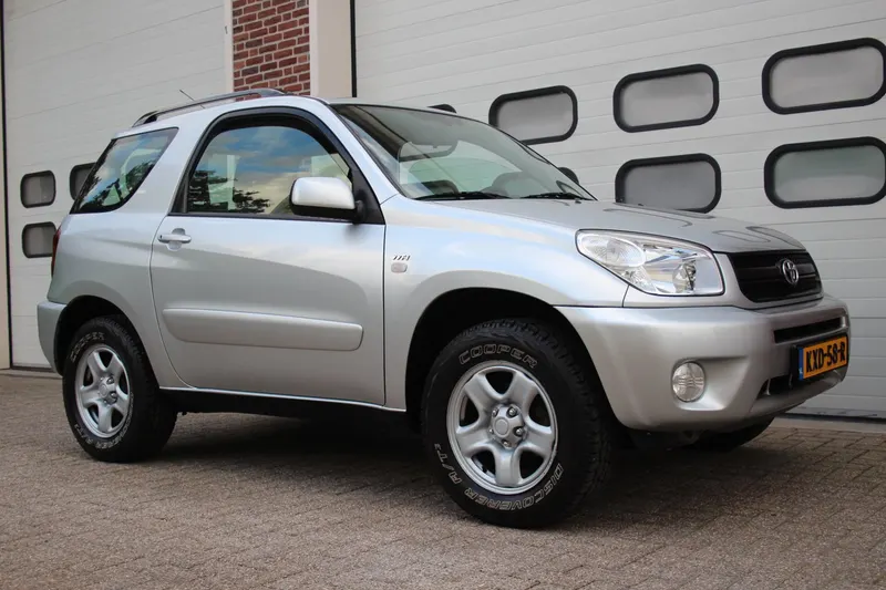 Toyota RAV4 (2004)